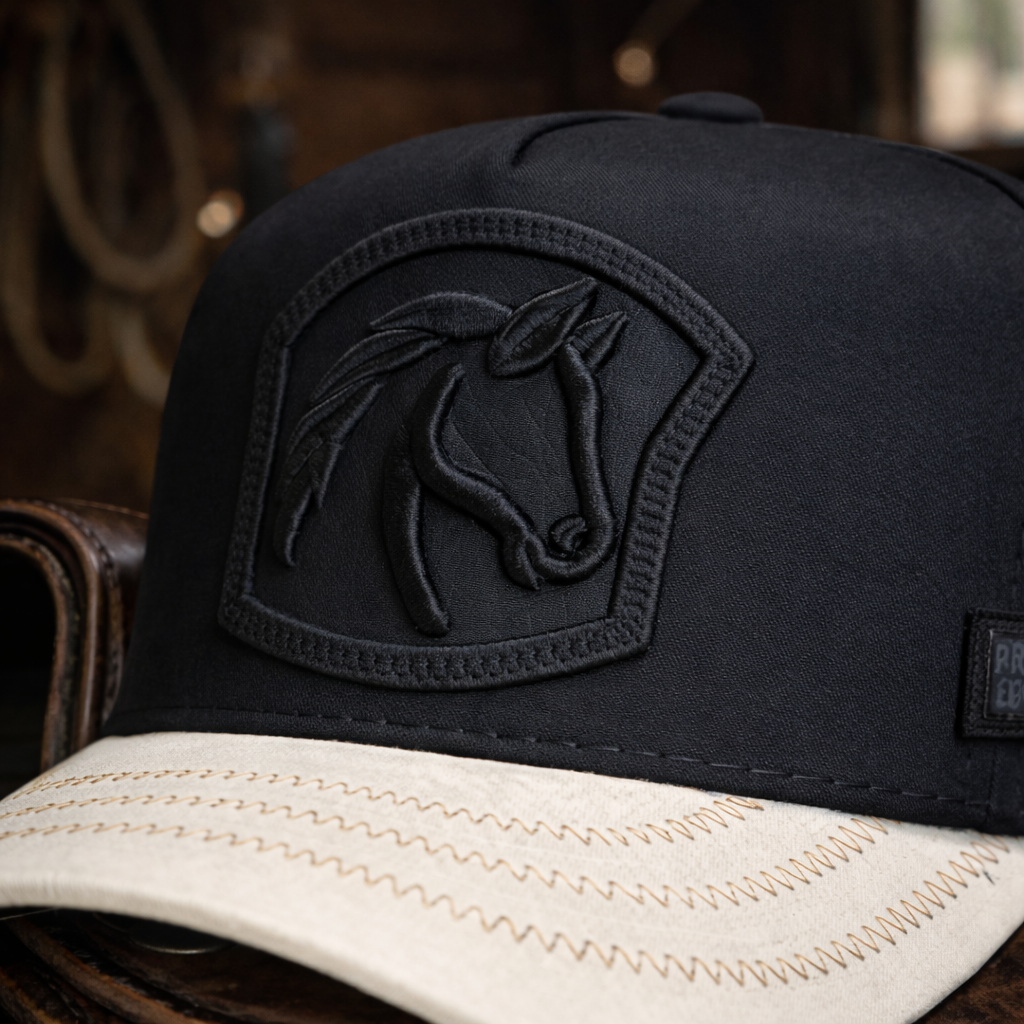 Gorra Caballo Visera Blanca